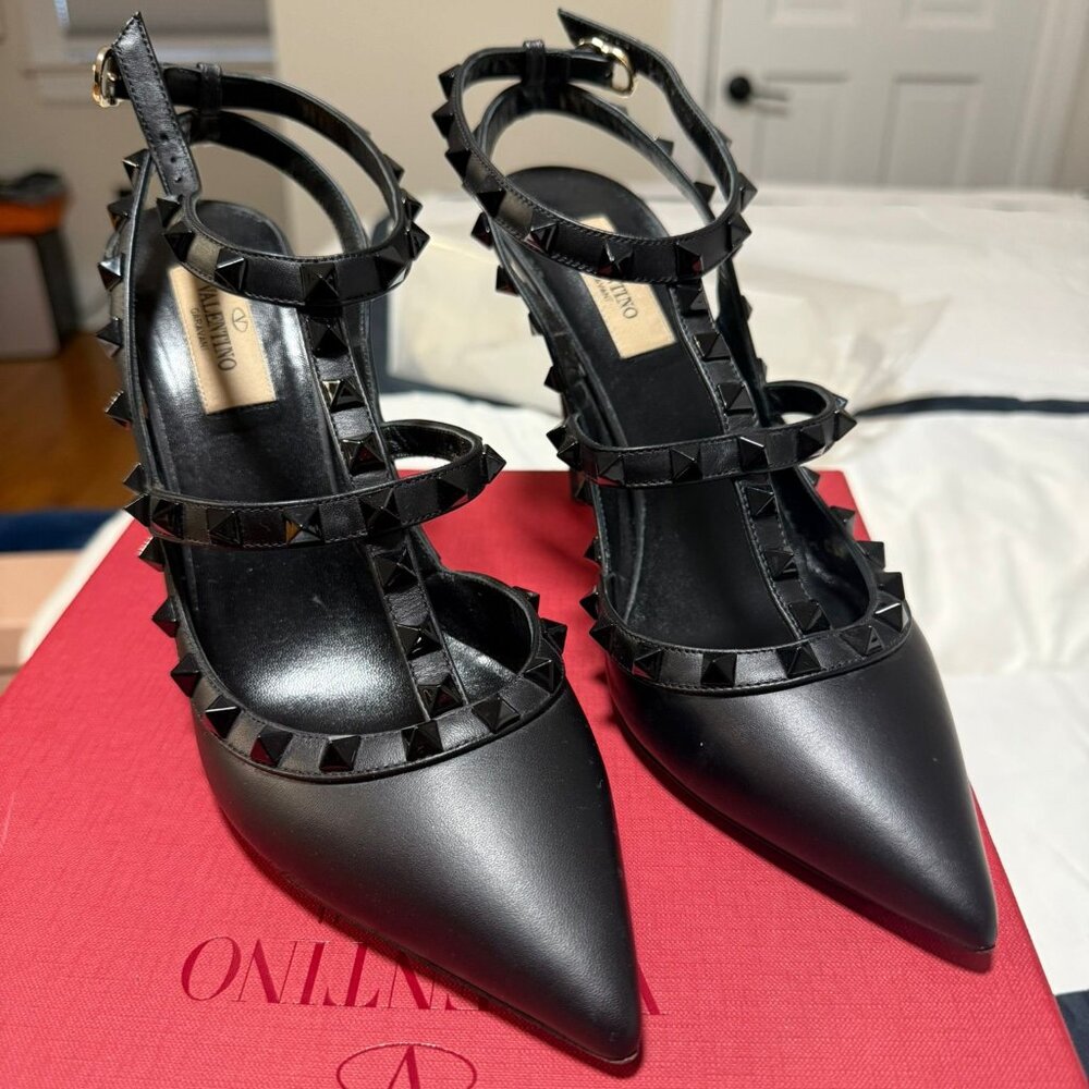 Valentino Rockstud Heel, all black